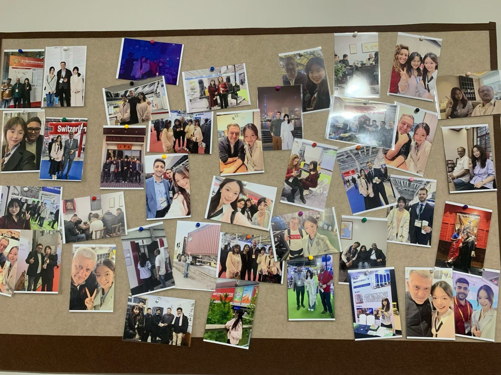 Jujie team with international customers and partners