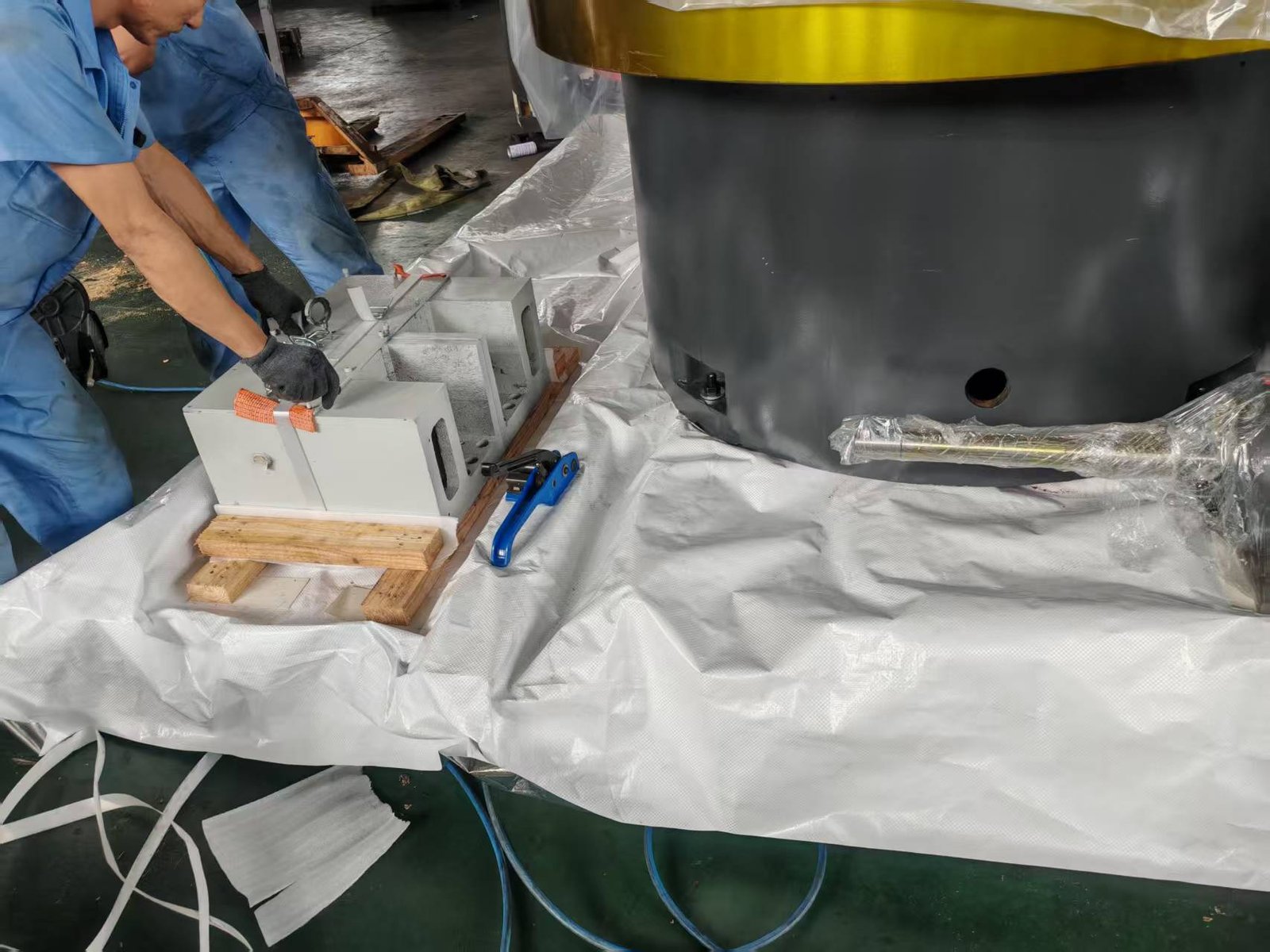 Careful preparation and securing of machine components